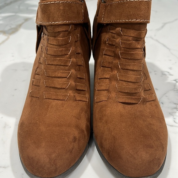 American Eagle Heeled Ankle Boots, Brown, Size 9.5 - Picture 3 of 11